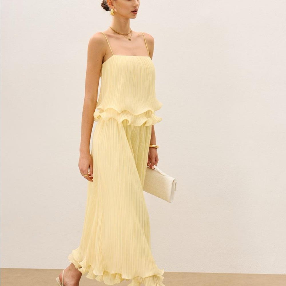 Elegant Yellow Pleated Dress